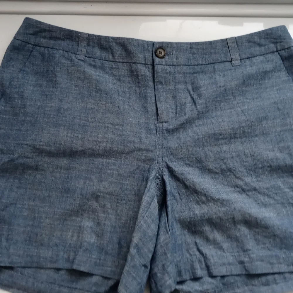 Shorts - Picture 1 of 2